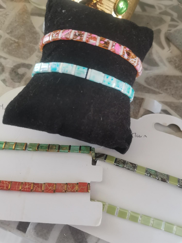 Bracelet perles plates de résines 