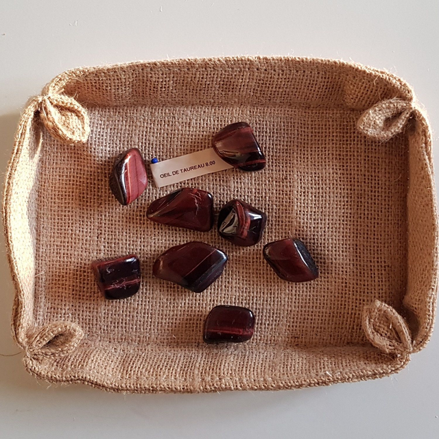 Œil de Taureau / pierre semi-précieuse