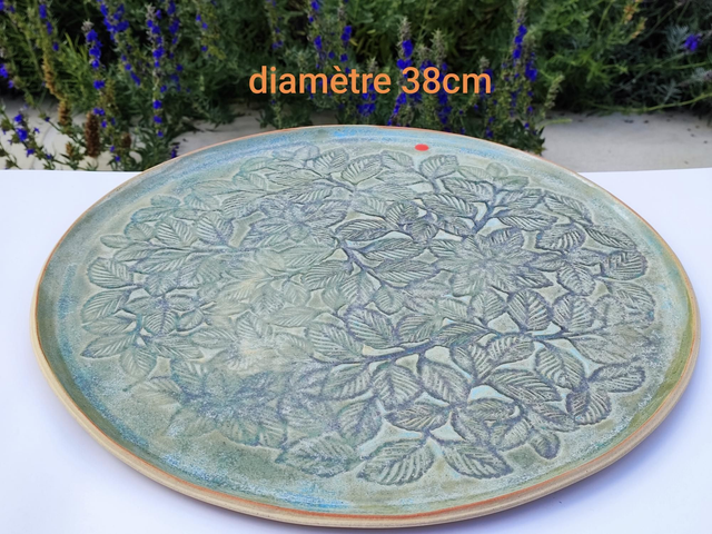 Grand plateau semi mat incrusté feuilles
