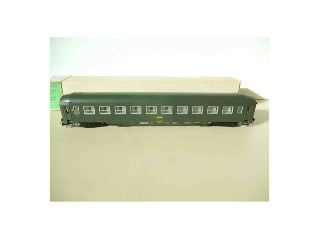 voiture UIC verte 2cl B9c9 Europolitrains 120241 H0