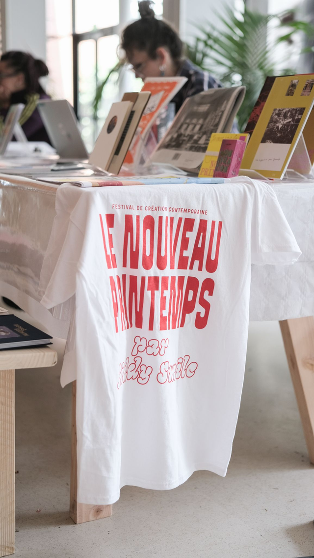 Tee-shirt Le Nouveau Printemps par Kiddy Smile (blanc)