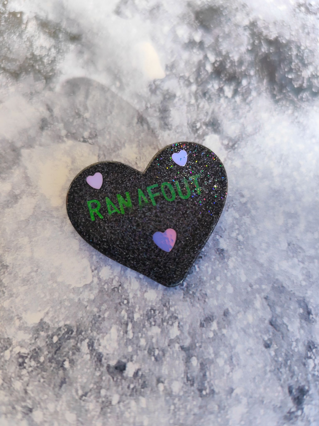 Broche cœur à paillettes - message : RANAFOUT