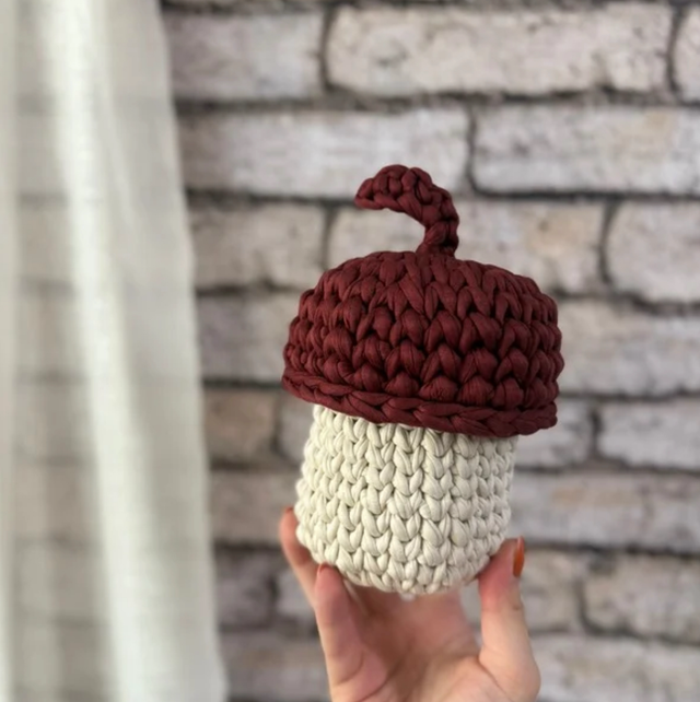 Petit panier gland au crochet
