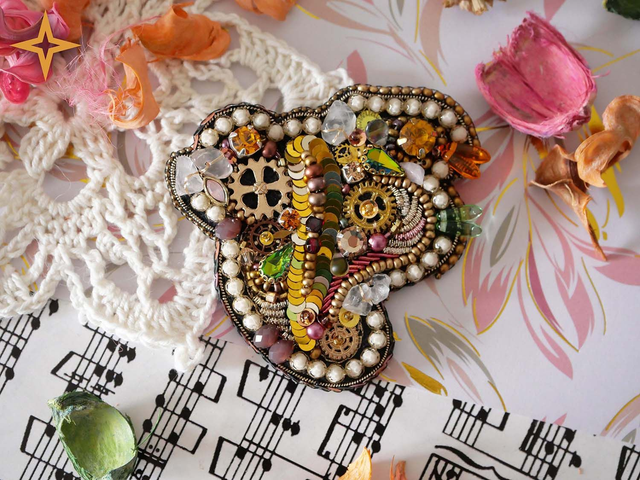 + Arcimboldo + (Broche brodée main)