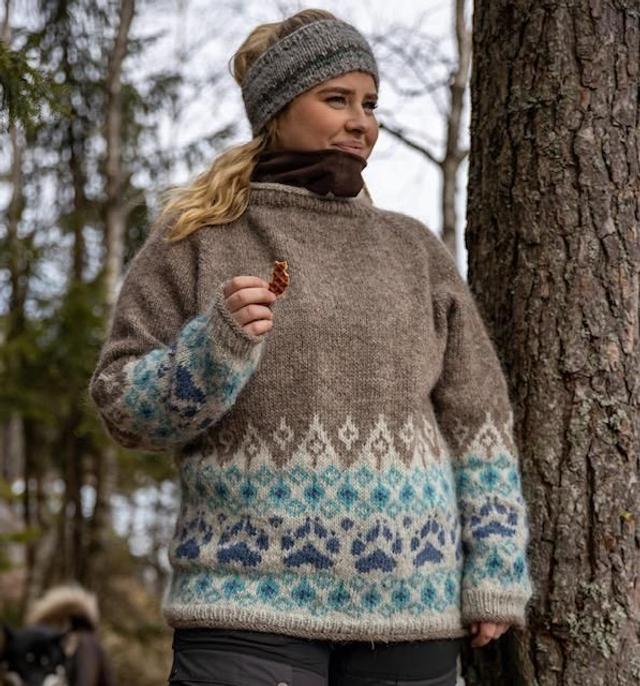 Suaq - Col 01 (Beige Lettlopi) - Wool &amp; Pattern - Linka Neumann