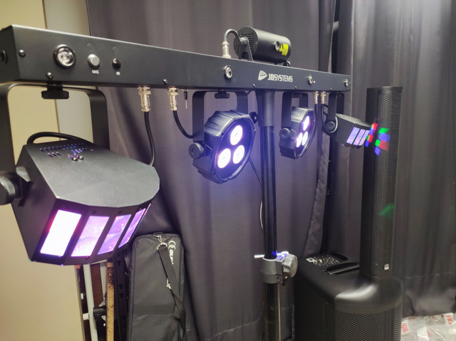 Location Barre d'éclairage LED + laser avec pied