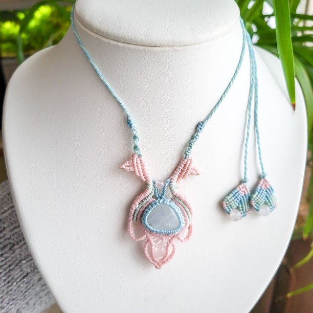 Collier Eclosion pastel