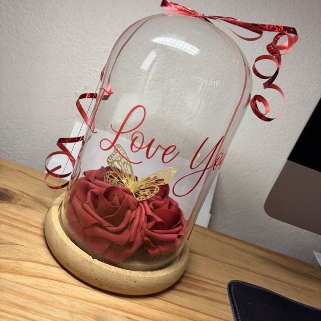 Rose sous cloche en verre 