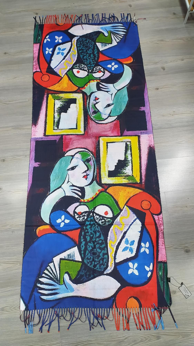 Stola Donna Con Libro di Pablo Picasso