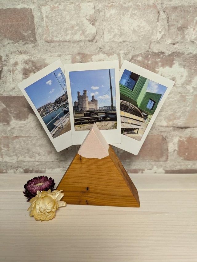 Mountain picture stand (oak)