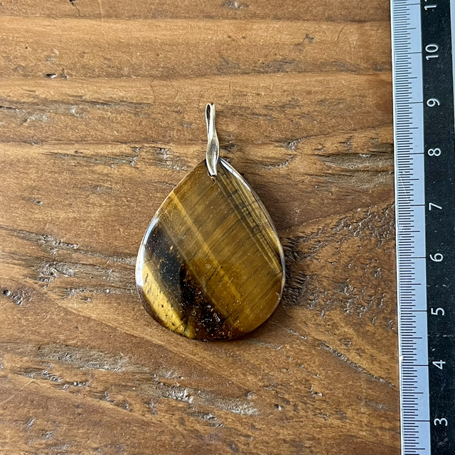 Pendentif en Œil de Tigre et bélière plaqué or