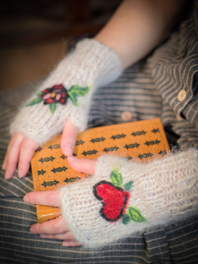 Mitaines Tatouées - La rose et le coeur