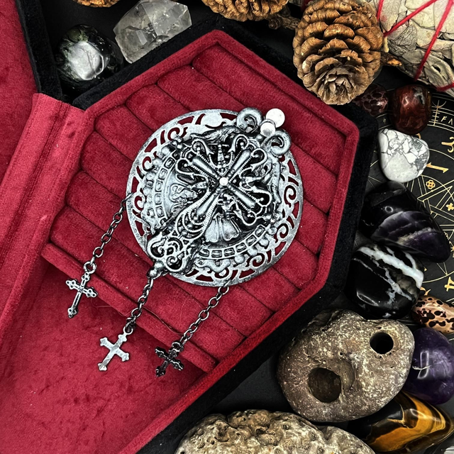 Gothic Cross brooch/hairclip 