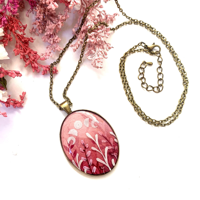 Collier Ovale cycle lunaire - Capsule d’Avril 2025