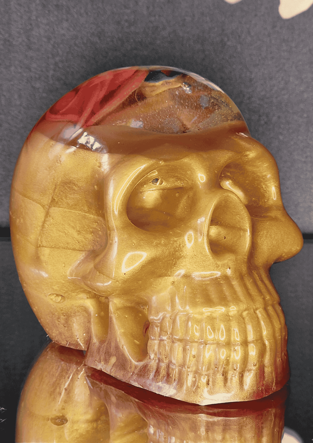 TETE DE MORT DE ROSE ET D&#039;OR