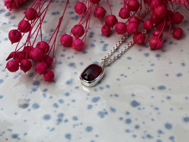 Anhänger Turmalin Weinrot/Schwarz