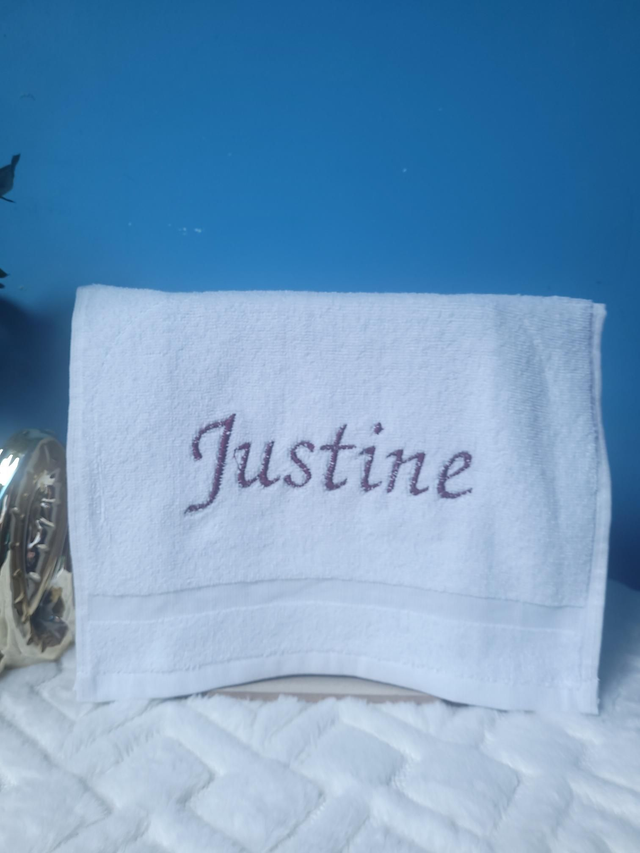 Serviette brodée Justine 