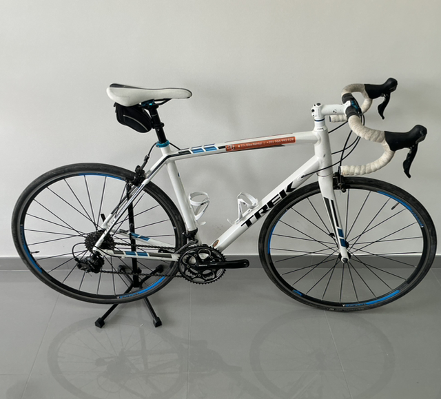 Sport - Road Bike 1 ‘Alu’ TREK MADONE / 2.1