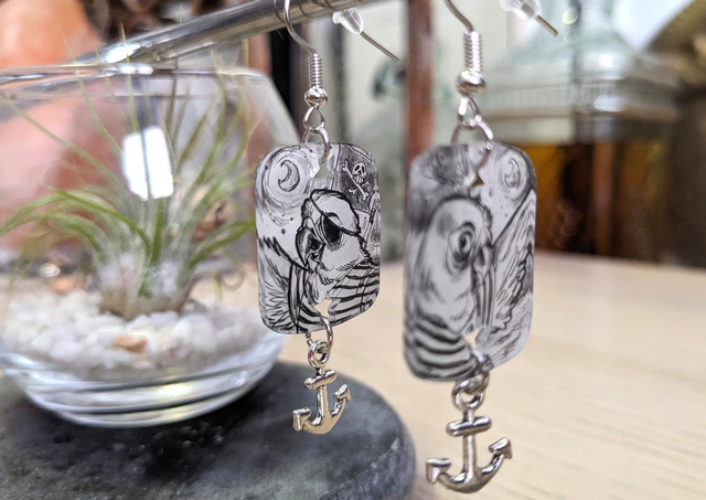 Perroquet Pirate, boucles d&#039;oreilles, format moyen, avec breloque