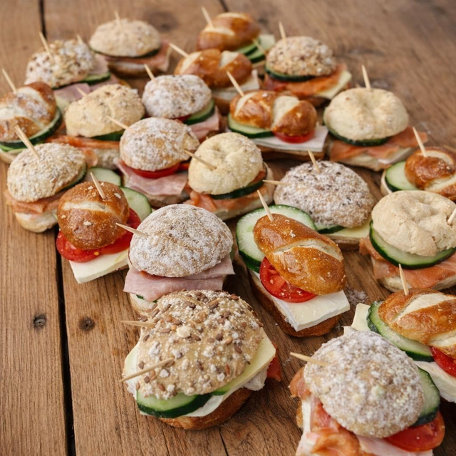 815418 Mini Party Brötli (4 Sorten / Platte mit 24 Stk)