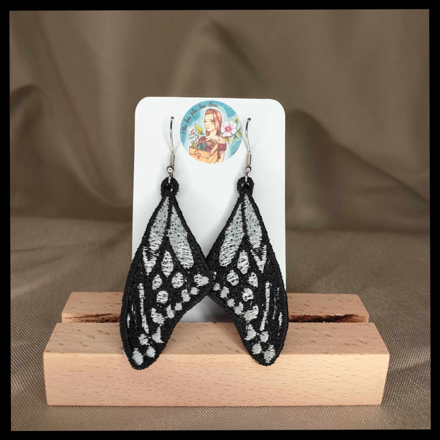 Boucles d&#039;oreilles Ailes de Papillons Grises