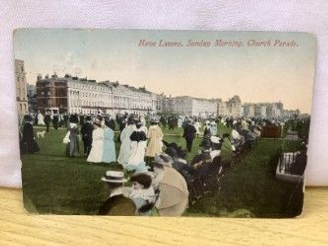 Hove Lawns, Sunday Morning, Church Parade, Posted c.1912 The Brighton Palace series. Por Ref No. R118 £2.50