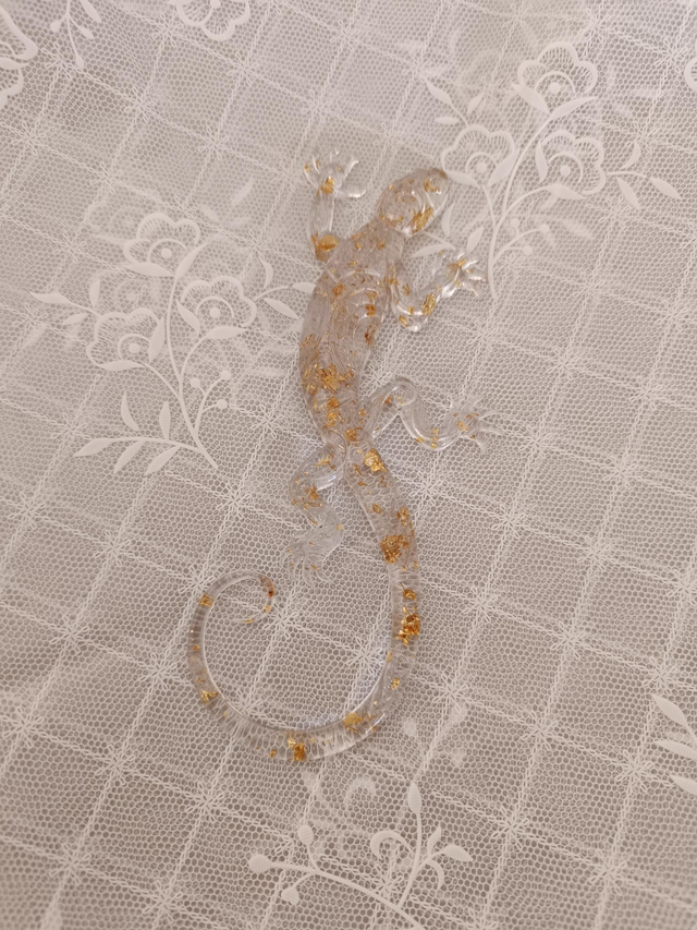 Lézard en feuilles d &#039;or