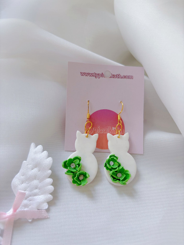 Flower cat clays earrings