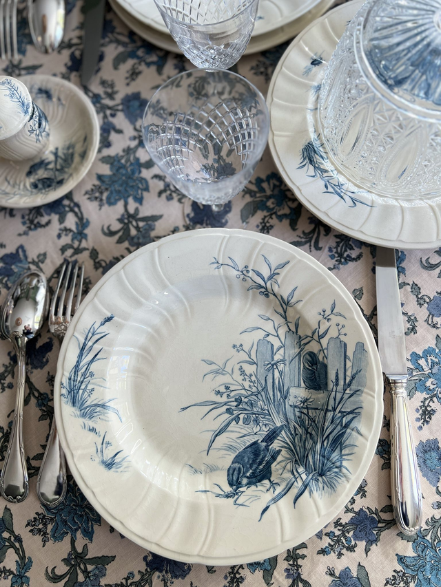 OISEAUX - Suite de 6 assiettes creuses aux Oiseaux par la manufacture française de Gien - Terre de Fer