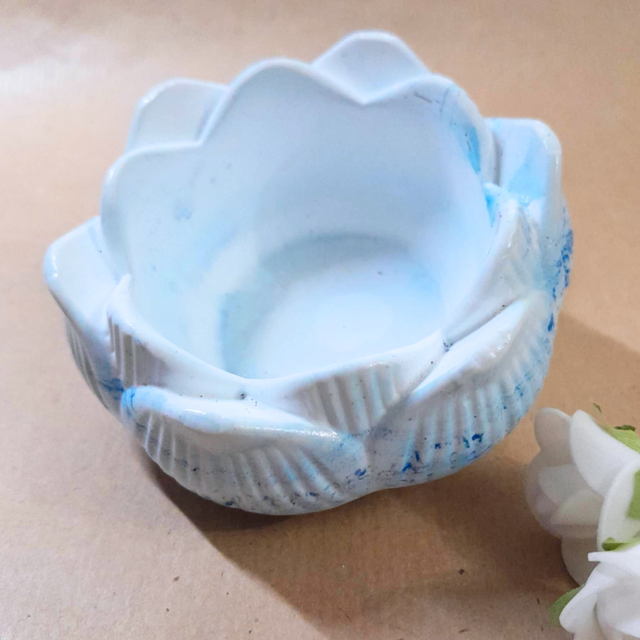 BRISE MARINE - Lotus décoratif - Éco-résine blanc &amp; bleu pailleté