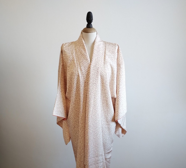 Vintage Kimono,  Edo Komon Tiny Flowers Pattern, White Color Used Japanese clothing, Silk kimono