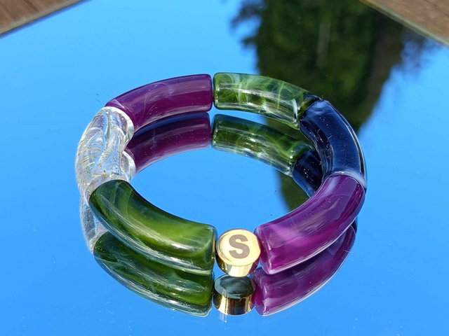 Bracelet perles tubes incurvées acrylique Anjali Mohini