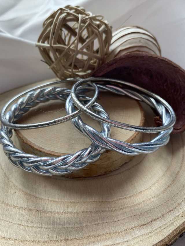 Joncs Bouddhistes Argentés 