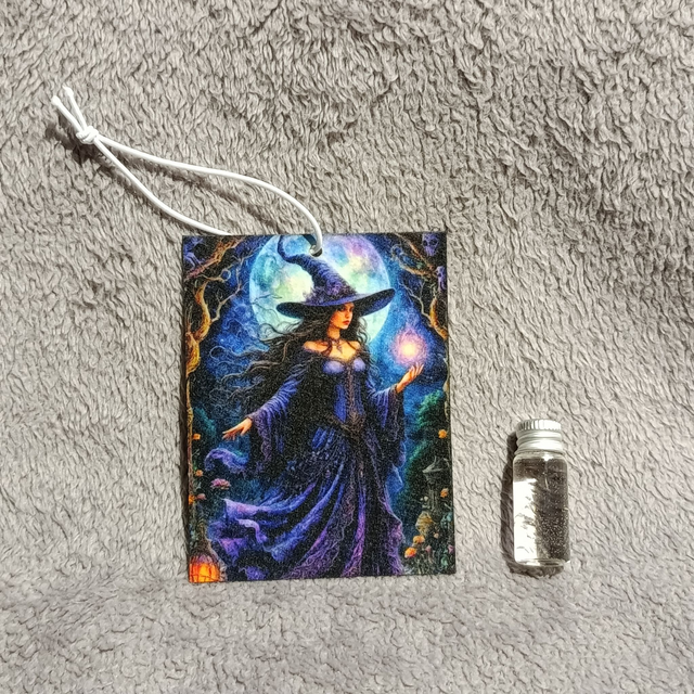 Sorcière mauve - sublimés des deux côtés avec fiole de fragrance