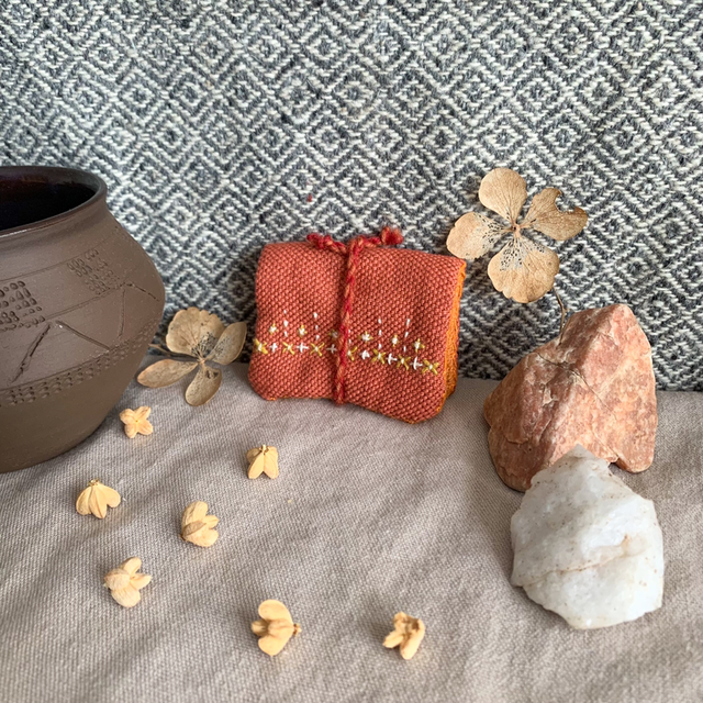 Porte Aiguilles brodé main