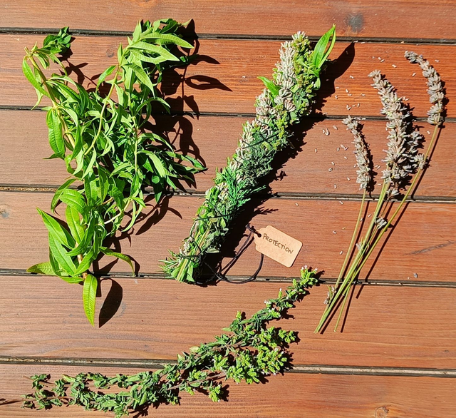 Bâton de fumigation PROTECTION (Purification naturelle aux plantes de Provence)