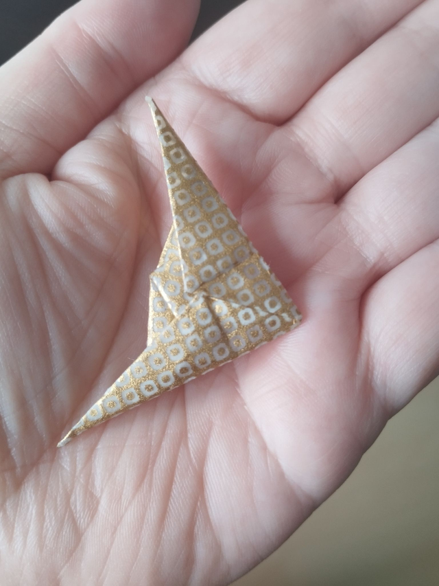 Broche cerf-volant dorée