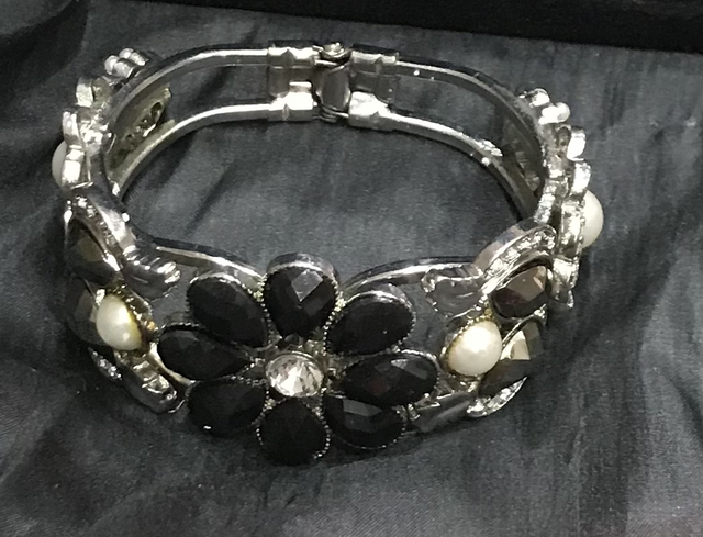 Black/White Vintage Bracelet - VB25