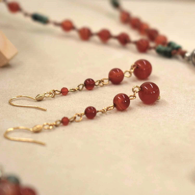 Boucles d'oreilles longues - grande chute en cornaline