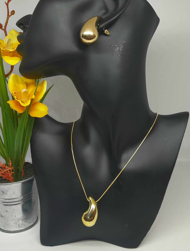 Collier goutte d&#039;eau 45cm + Boucle d&#039;oreilles assorties