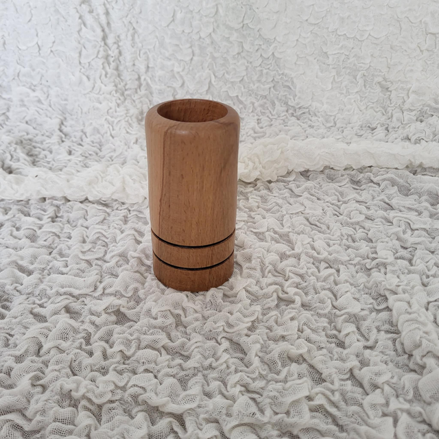 Pot à crayon en bois