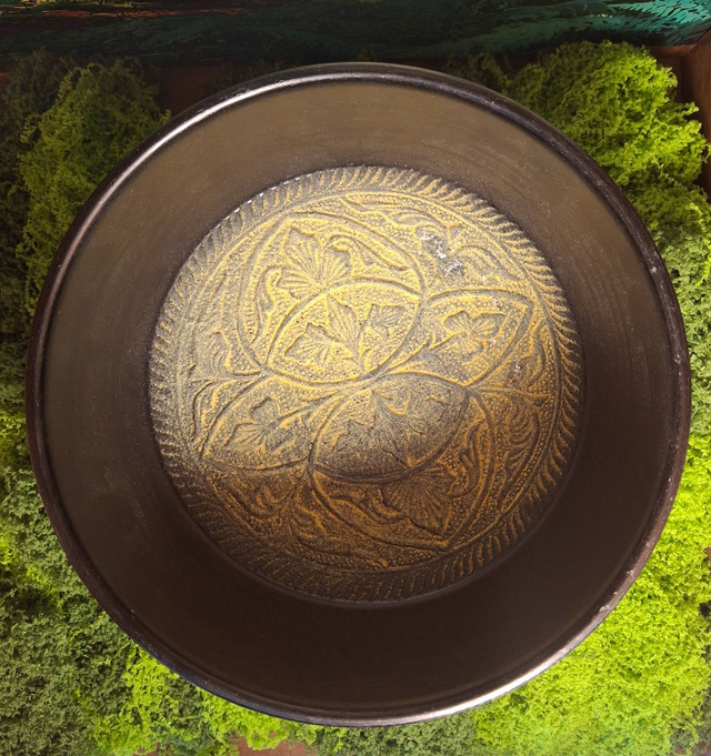 Grand Bol Chantant Tibétain 18 cm accompagné de son maillet en bois noir