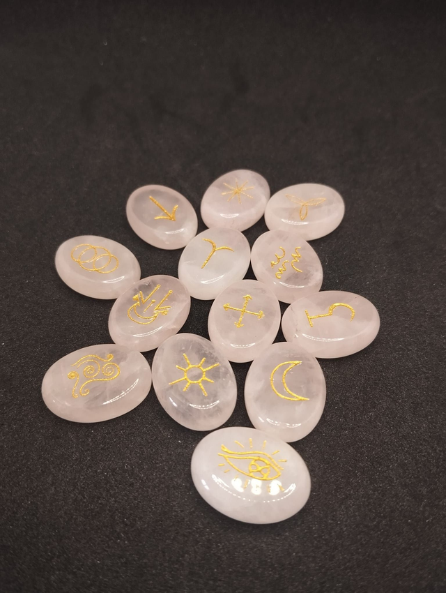 Runes de sorcières en quartz rose