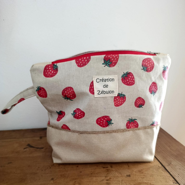 Trousse de toilette fraises