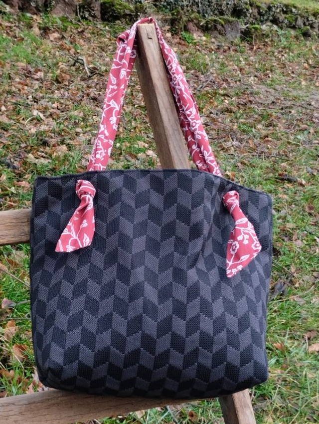 Sac cabas noir et gris anses "foulard" fleurs rouge et blanc
