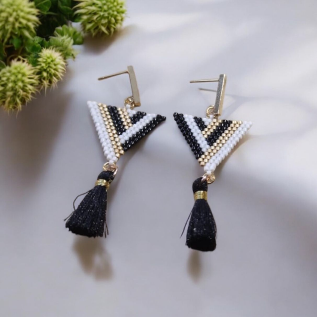 Boucles d'oreilles triangle et pompon
