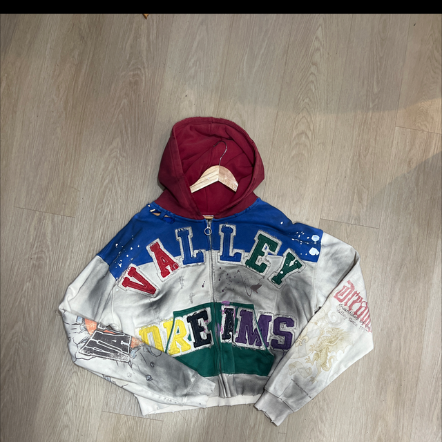 Vale hoodie size L NEW