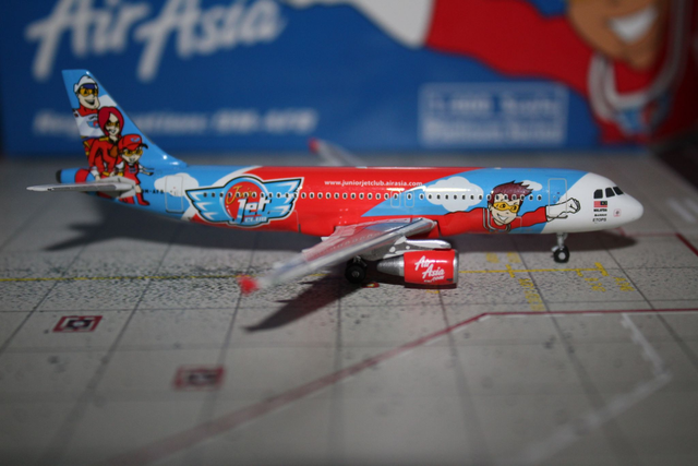 Air Asia A320 (9M-AFB), 1:400