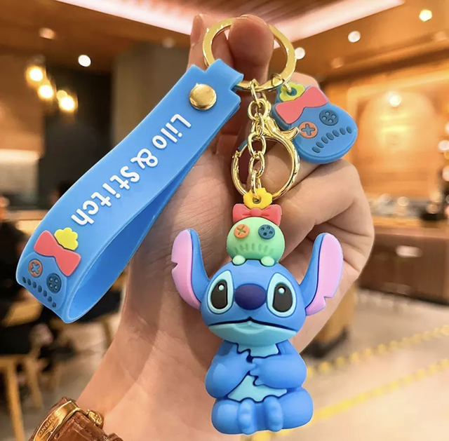 0247 - Disney - Lilo &amp; Stitch - Stitch met Scrump