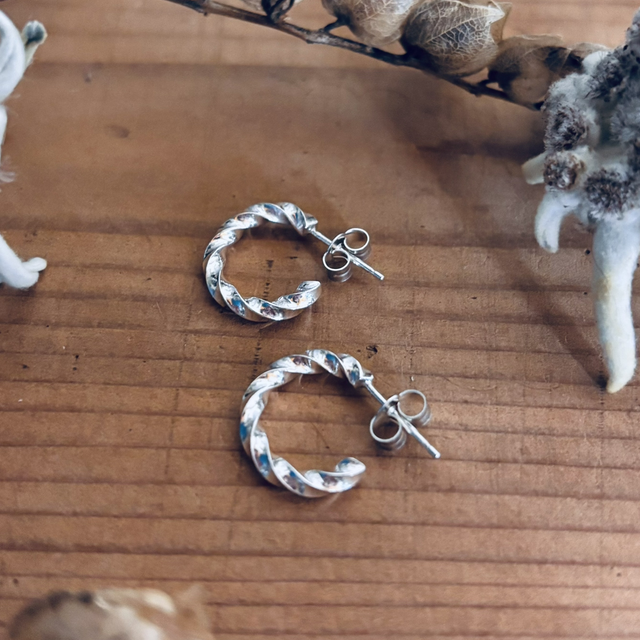 Boucles d’oreilles torsadées 